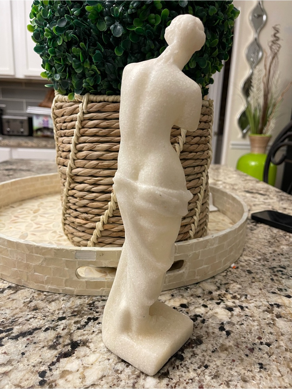 Venus Statue - Picture 3 of 3
